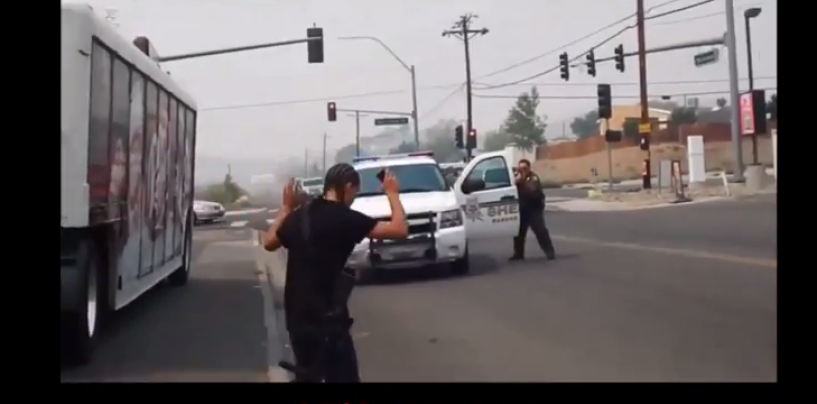 Black Man Vs White Man Open Carry An AR-15 In Oregon… Must See The Results! (Video)