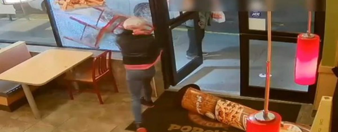 Violent Black Whore Destroys Popeye’s Restaurant As She Was Unhappy About Her Food & Service! (Video)