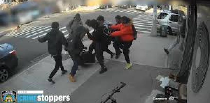 5 Boys Arrested After Group Of Teens BEAT, STOMP & ROB 15 Year Old GIRL In Broad Daylight! (Video)