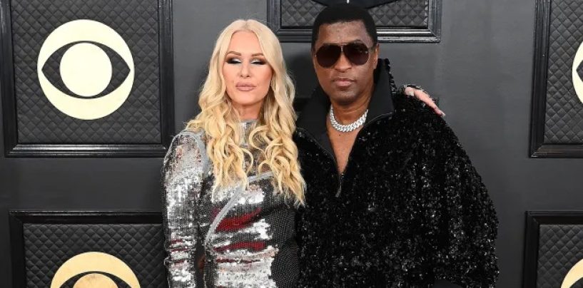 Black Chicks Mad Because Singer Babyface Brought His Miracle Whip-A-Peal White Boo To The Grammy’s! LOL (Live Broadcast)